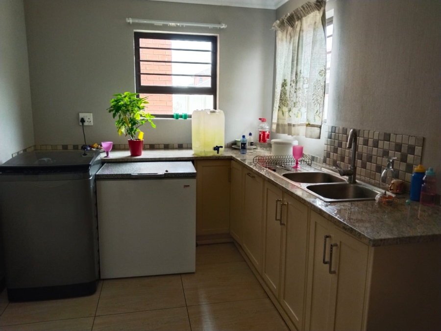 To Let 3 Bedroom Property for Rent in Hillside Free State